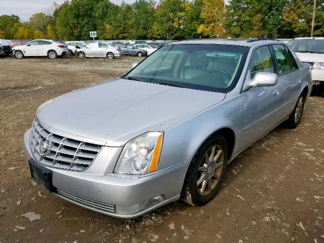 1G6KD5EY9AU136701 - 2010 CADILLAC DTS LUXURY SILVER photo 2