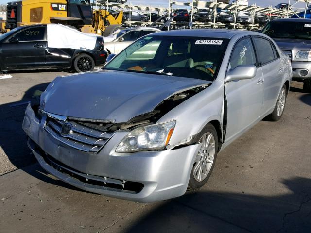 4T1BK36B07U185632 - 2007 TOYOTA AVALON XL SILVER photo 2