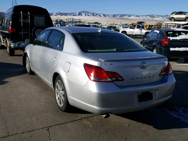 4T1BK36B07U185632 - 2007 TOYOTA AVALON XL SILVER photo 3