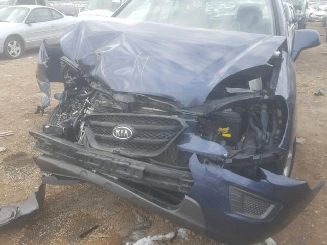 KNAFG526577105331 - 2007 KIA RONDO LX BLUE photo 9