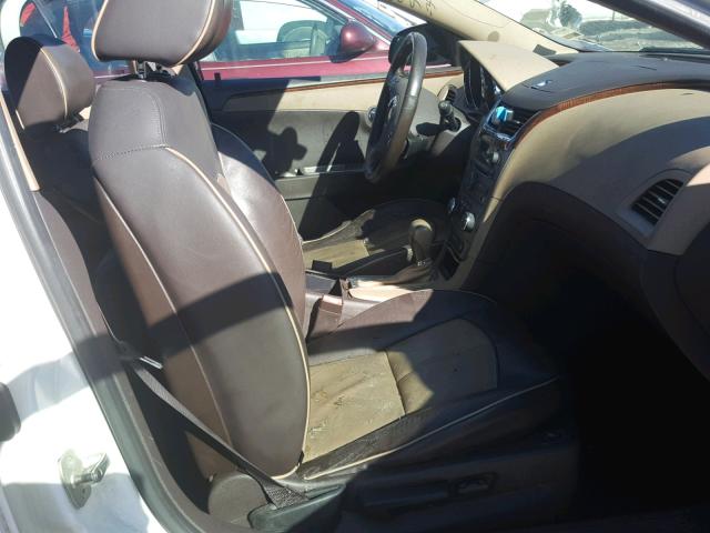 1G1ZE5EBXAF152598 - 2010 CHEVROLET MALIBU LTZ თეთრი ფოტო 5