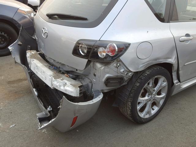 JM1BK344181120848 - 2008 MAZDA 3 HATCHBAC SILVER photo 9