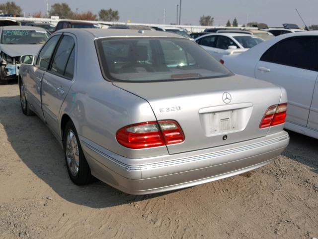 WDBJF65J71B213118 - 2001 MERCEDES-BENZ E 320 SILVER photo 3