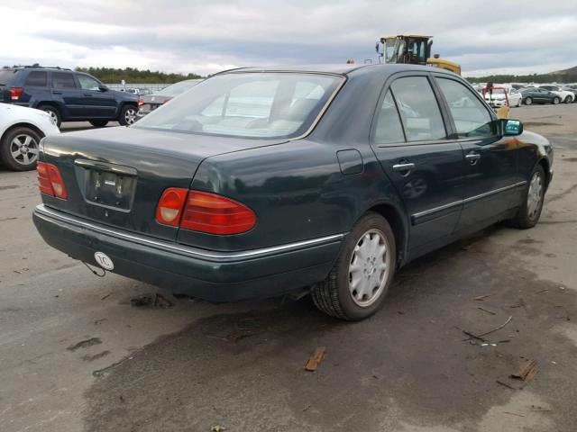 WDBJF25F0WA657328 - 1998 MERCEDES-BENZ E 300TD GREEN photo 4