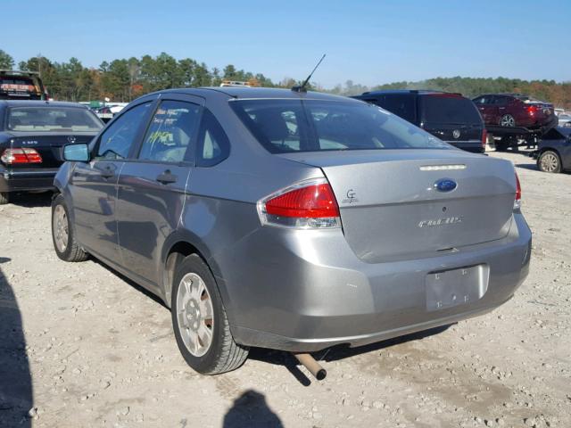 1FAHP34NX8W182746 - 2008 FORD FOCUS S/SE SILVER photo 3