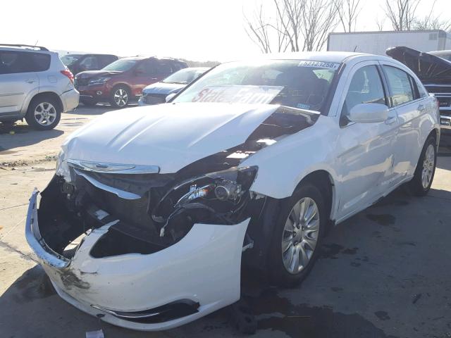 1C3CCBAB2EN213028 - 2014 CHRYSLER 200 LX WHITE photo 2