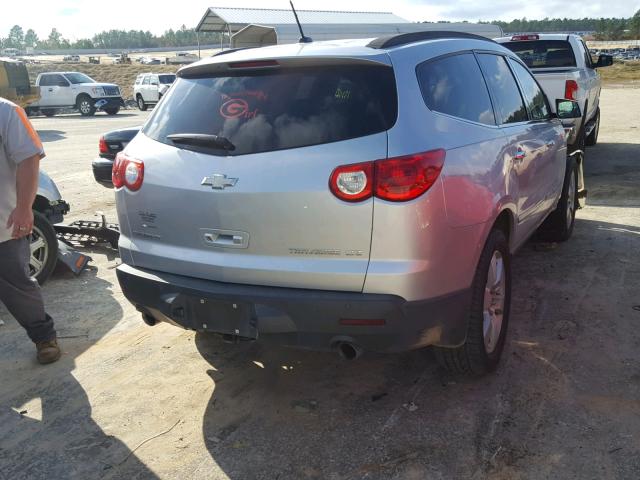 1GNER33D99S109139 - 2009 CHEVROLET TRAVERSE L SILVER photo 4