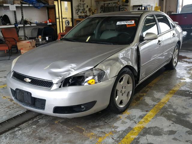 2G1WD58C981211720 - 2008 CHEVROLET IMPALA SUP 银色 照片 2