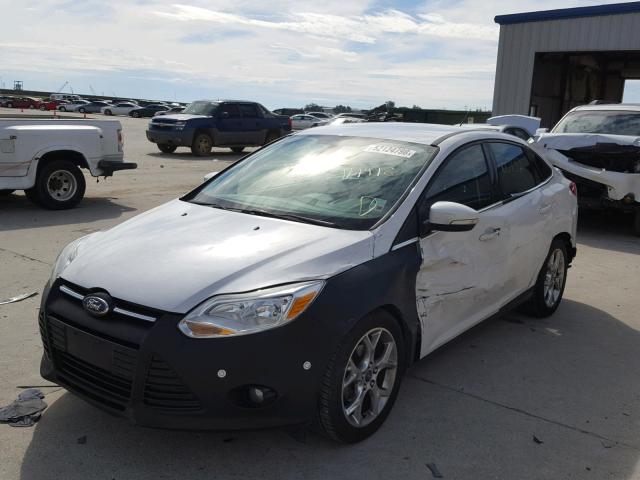 1FAHP3J27CL355000 - 2012 FORD FOCUS TITA WHITE photo 2