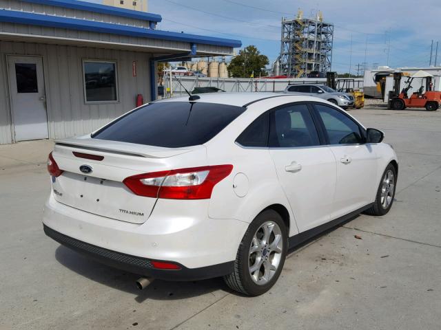 1FAHP3J27CL355000 - 2012 FORD FOCUS TITA WHITE photo 4