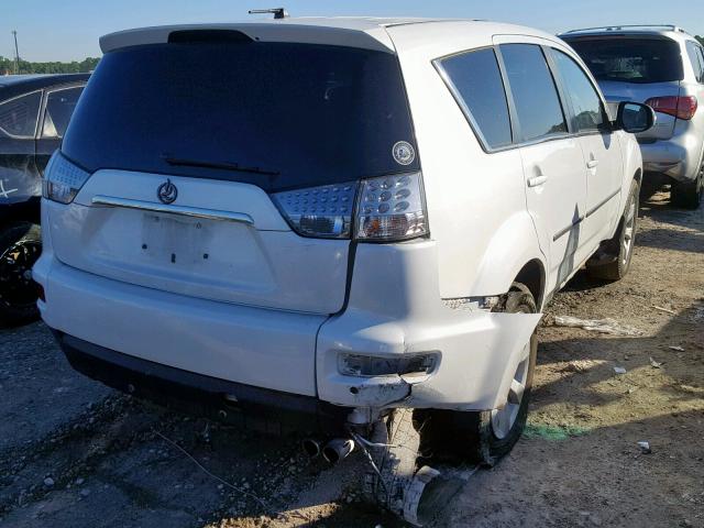 JA4JS4AX5BU016704 - 2011 MITSUBISHI OUTLANDER WHITE photo 4