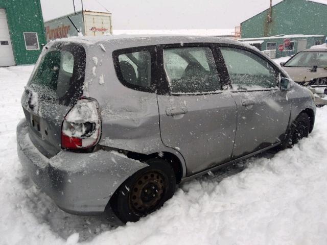 JHMGD38468S802627 - 2008 HONDA FIT GRAY photo 4