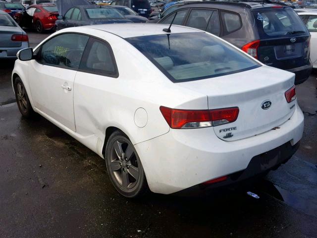 KNAFU6A25A5120198 - 2010 KIA FORTE EX WHITE photo 3