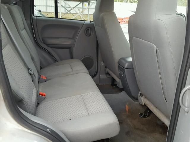 1J4GK38K36W132489 - 2006 JEEP LIBERTY RE SILVER photo 6