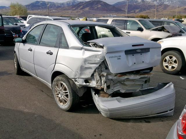 1FAFP34N77W237014 - 2007 FORD FOCUS ZX4 SILVER photo 3