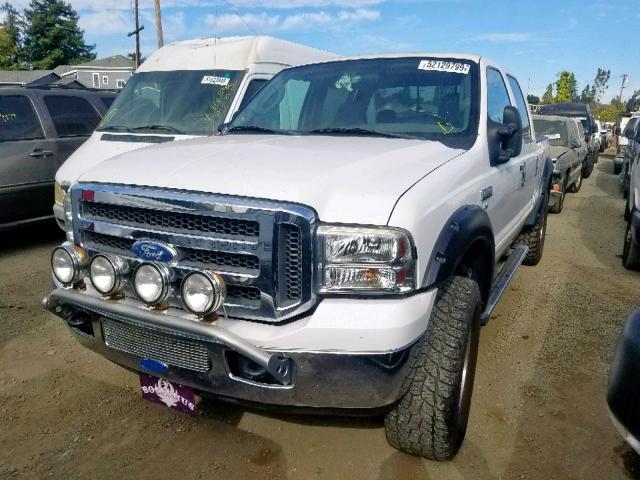 1FTSW21515EA28543 - 2005 FORD F250 SUPER WHITE photo 2