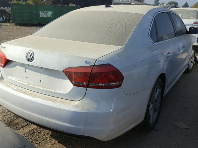 1VWBP7A33DC064413 - 2013 VOLKSWAGEN PASSAT SE WHITE photo 4