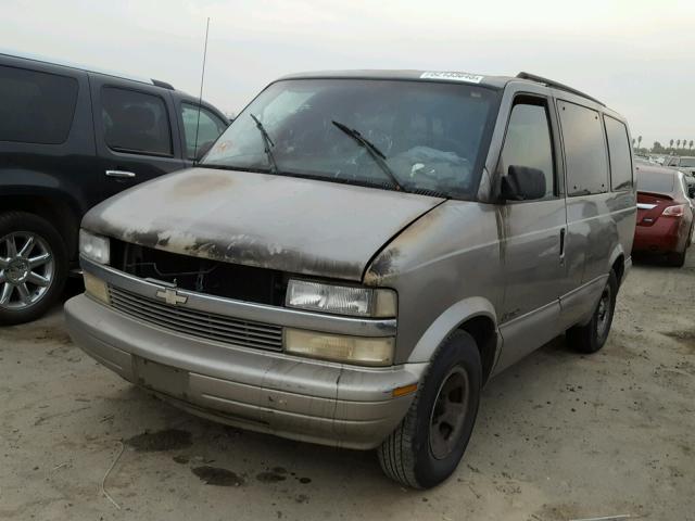 1GNDM19W61B112088 - 2001 CHEVROLET ASTRO BROWN photo 2