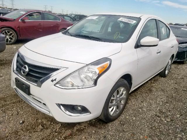 3N1CN7AP5JL865394 - 2018 NISSAN VERSA S WHITE photo 2