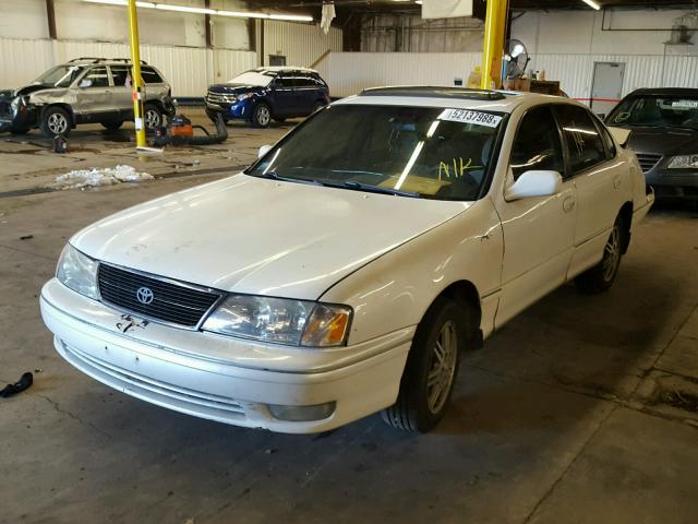 4T1BF18B5WU256697 - 1998 TOYOTA AVALON XL WHITE photo 2