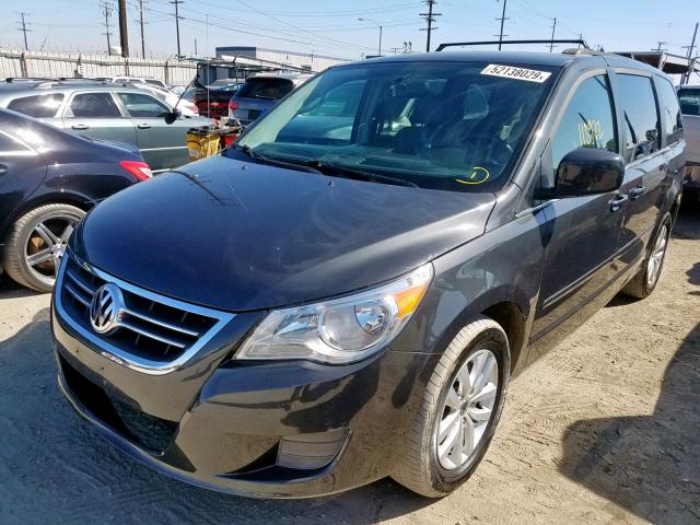 2C4RVABG4CR146131 - 2012 VOLKSWAGEN ROUTAN SE GRAY photo 2