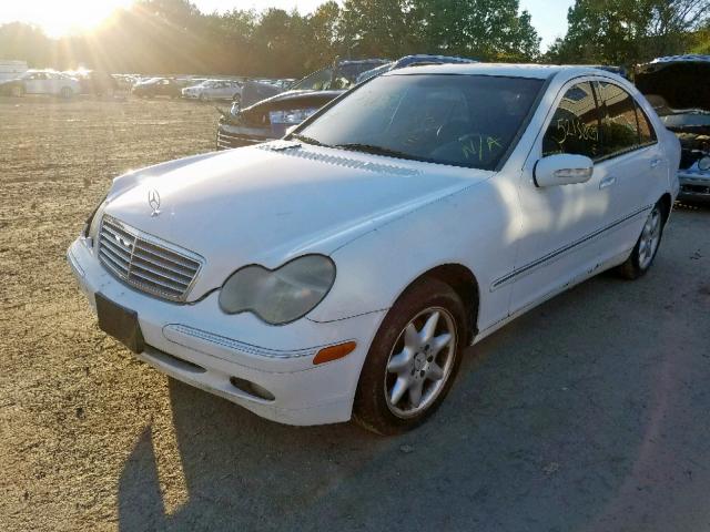 WDBRF61J42F187449 - 2002 MERCEDES-BENZ C 240 WHITE photo 2