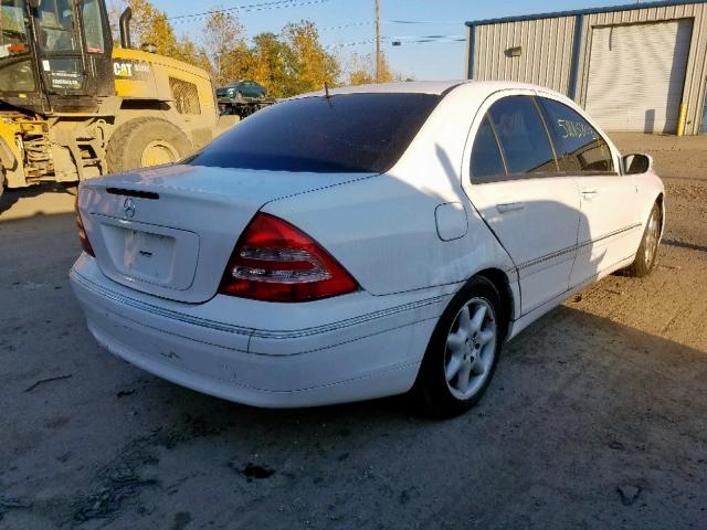 WDBRF61J42F187449 - 2002 MERCEDES-BENZ C 240 WHITE photo 4