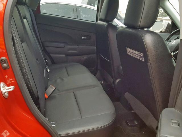 JA4AP4AW5HZ018778 - 2017 MITSUBISHI OUTLANDER RED photo 6