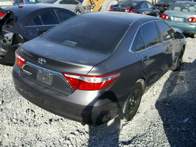 4T1BF1FK1FU900926 - 2015 TOYOTA CAMRY LE GRAY photo 4