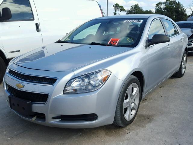 1G1ZA5E02AF255380 - 2010 CHEVROLET MALIBU LS Күміс фото 2