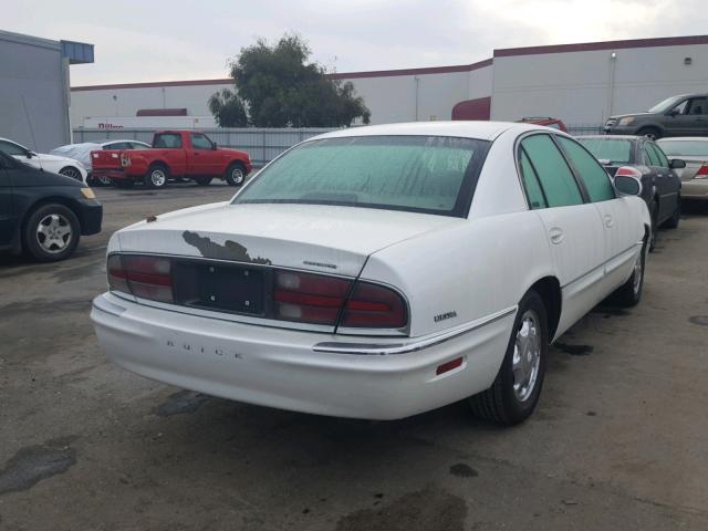 1G4CU5213W4654735 - 1998 BUICK PARK AVENU WHITE photo 4