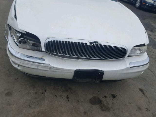 1G4CU5213W4654735 - 1998 BUICK PARK AVENU WHITE photo 9