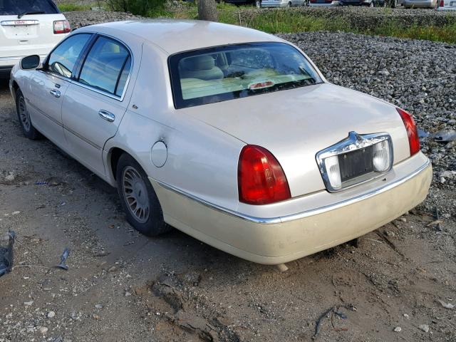 1LNHM83W81Y640199 - 2001 LINCOLN TOWN CAR C TAN photo 3