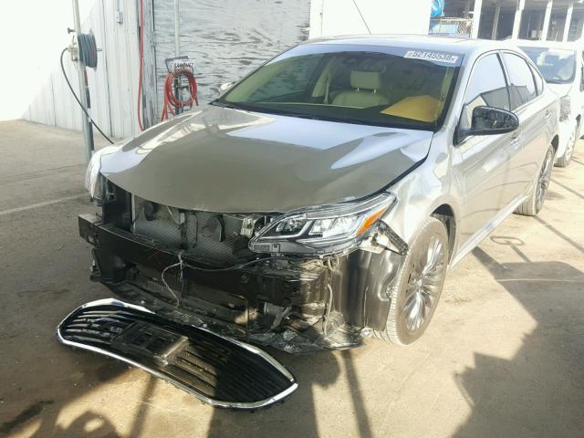 4T1BK1EBXJU286111 - 2018 TOYOTA AVALON XLE GOLD photo 2