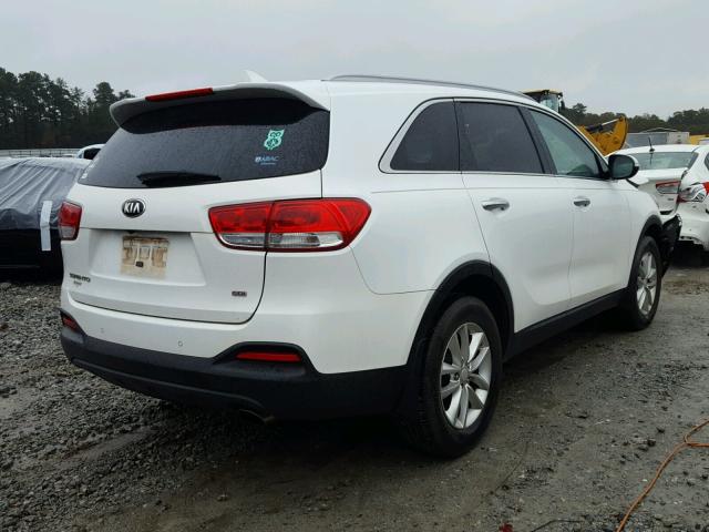 5XYPG4A32GG058206 - 2016 KIA SORENTO LX WHITE photo 4