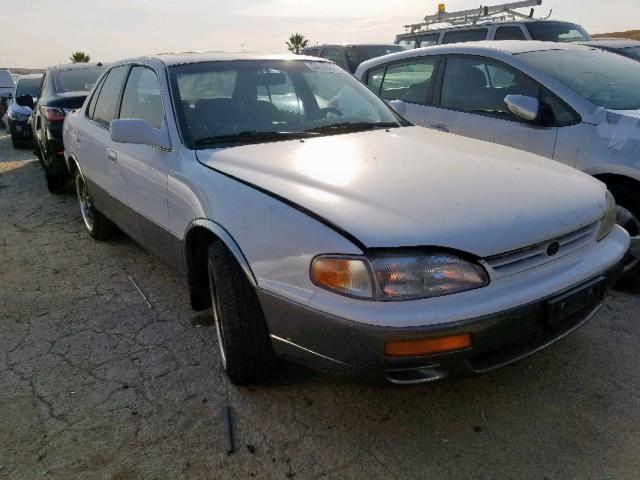 JT2SK12EXS0283231 - 1995 TOYOTA CAMRY LE WHITE photo 1