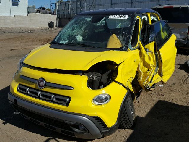 ZFBCFADH2JZ040890 - 2018 FIAT 500L TREKK YELLOW photo 2