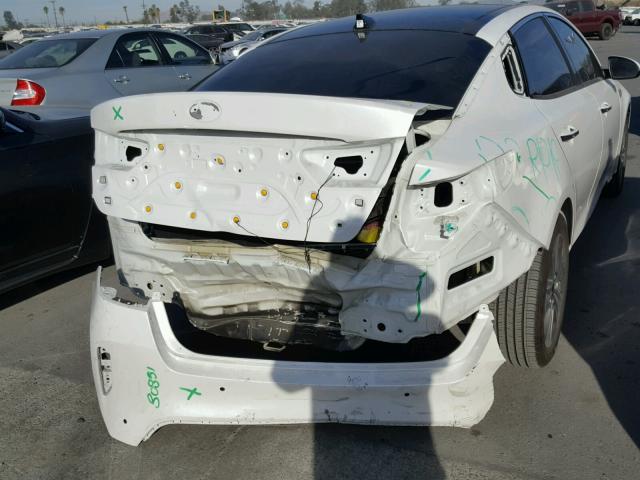 KNAGV4LD6J5022950 - 2018 KIA OPTIMA PLU WHITE photo 9