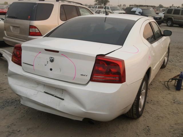 2B3KA33G98H108366 - 2008 DODGE CHARGER SX WHITE photo 4