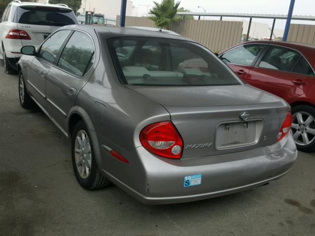 JN1CA31D31T836823 - 2001 NISSAN MAXIMA GXE SILVER photo 3