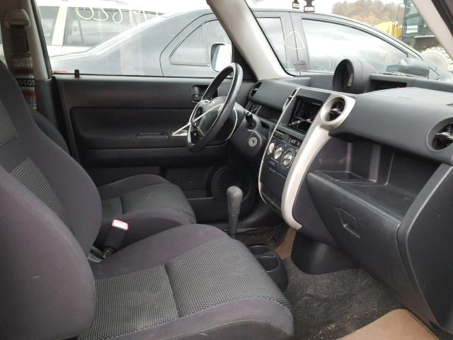 JTLKT324350198697 - 2005 TOYOTA SCION XB Күміс фото 5