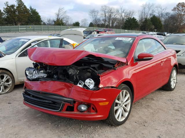 WVWBW7AH4CV007917 - 2012 VOLKSWAGEN EOS KOMFOR RED photo 2