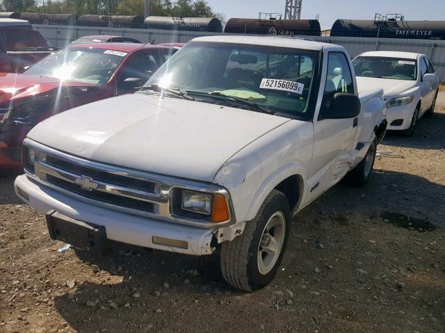 1GCCS1446V8196254 - 1997 CHEVROLET S TRUCK S1 WHITE photo 2