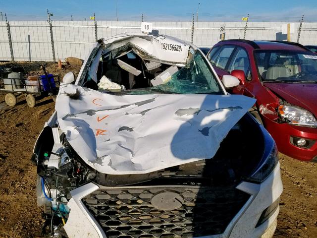 KM8J2CA43KU910573 - 2019 HYUNDAI TUCSON SE WHITE photo 9