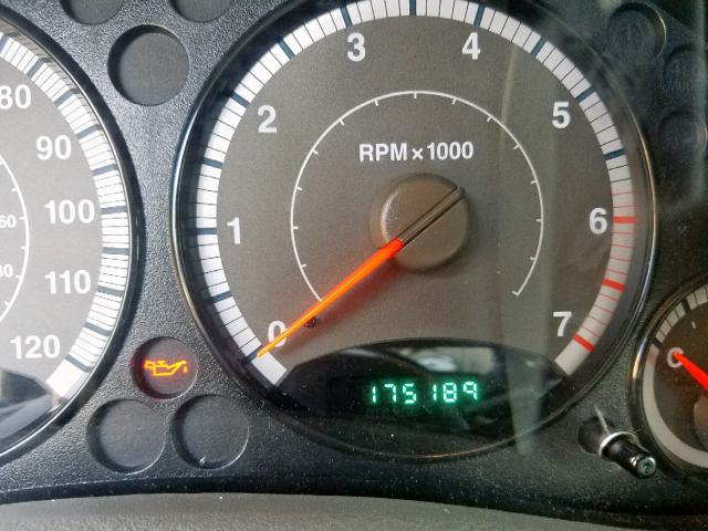 1J4GL48K65W714717 - 2005 JEEP LIBERTY SP GREEN photo 8