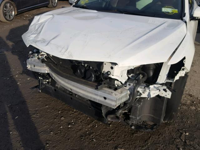 19UUB3F58GA001807 - 2016 ACURA TLX TECH WHITE photo 9
