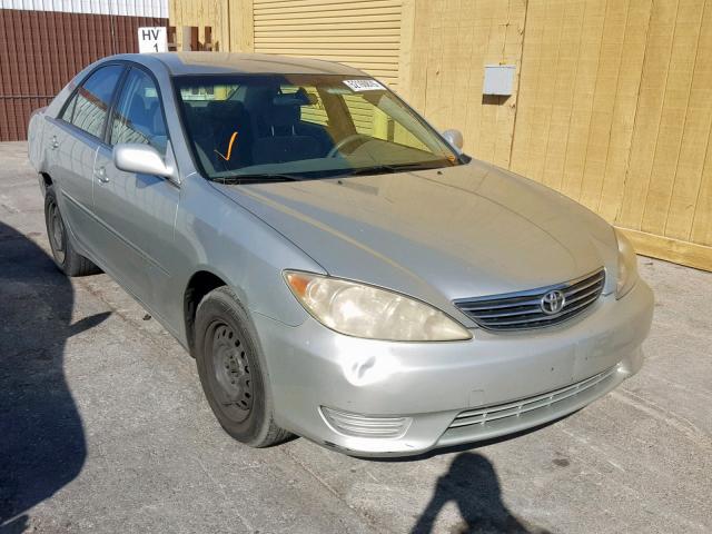 JTDBE32K853036535 - 2005 TOYOTA CAMRY LE SILVER photo 1