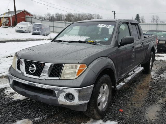 1N6AD09W77C432252 - 2007 NISSAN FRONTIER C GRAY photo 2