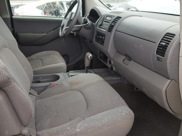 1N6AD09W77C432252 - 2007 NISSAN FRONTIER C GRAY photo 5