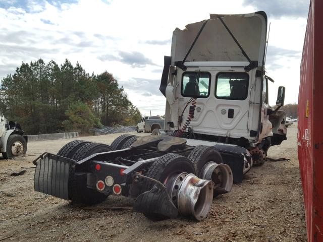 1FUJGED57FLGN3544 - 2015 FREIGHTLINER CASCADIA 1 WHITE photo 4